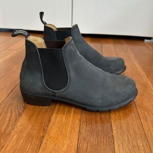 Blundstone women’s ankle Chelsea boots size 7.5